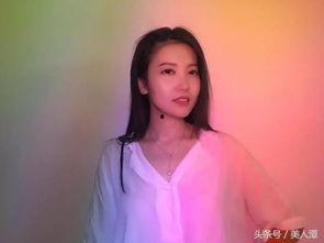 抖音网红自拍吃瓜