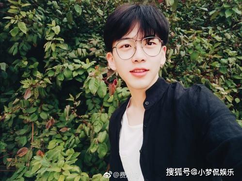 快手网红苏苏送外卖吃瓜