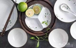 网红吃餐具的瓜,惊险一幕引网友热议