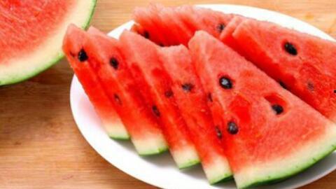 越南网红吃瓜视频,趣味视频引网友热议